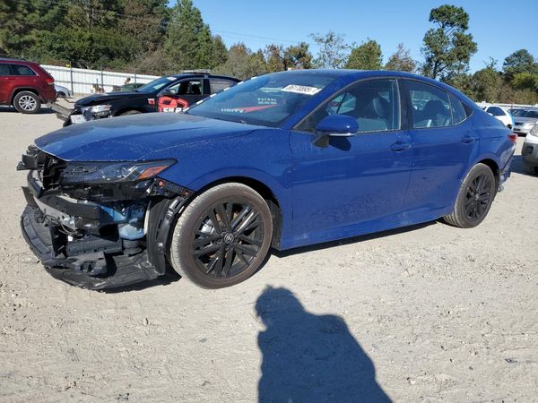 2025 TOYOTA CAMRY