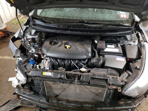 2014 HYUNDAI ELANTRA GLS (Middle)