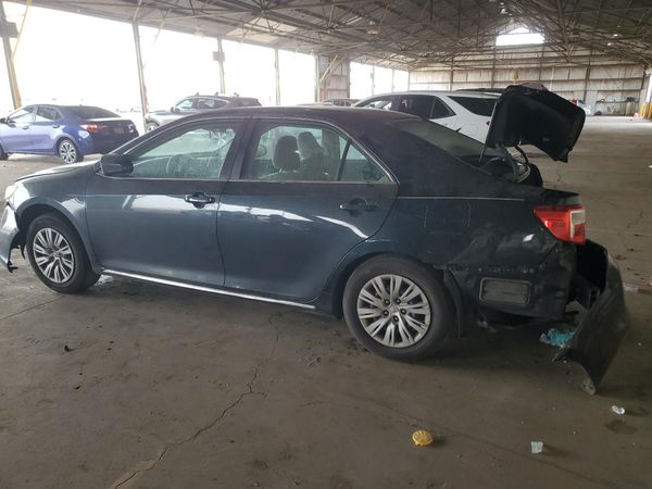 2014 TOYOTA CAMRY