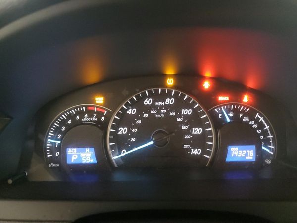 2014 TOYOTA CAMRY