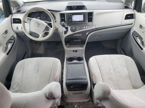 2014 TOYOTA SIENNA
