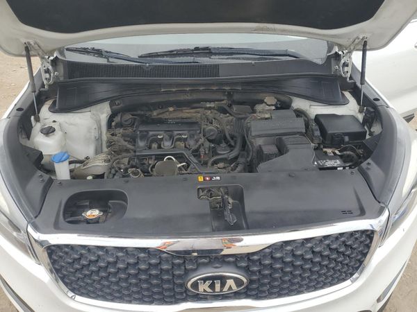 2017 KIA SORENTO L, LX