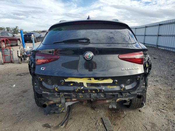 2022 ALFA ROMEO STELVIO