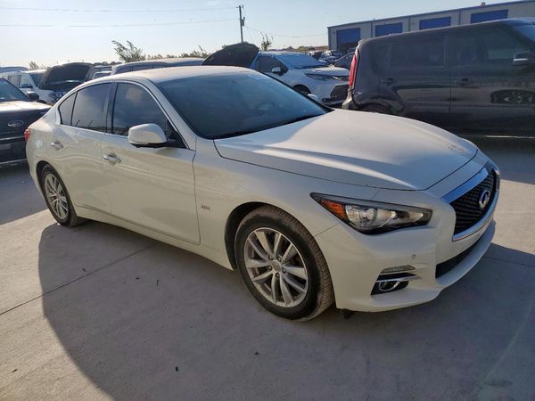 2016 INFINITI Q50 BASE — Passenger 3/4