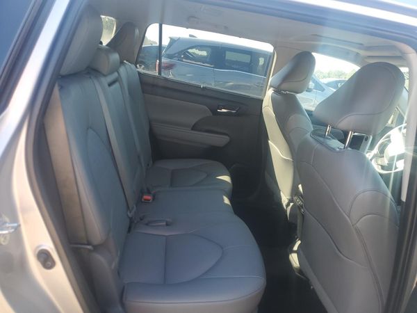 2022 TOYOTA HIGHLANDER