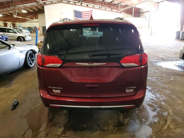 2017 CHRYSLER PACIFICA Limited
