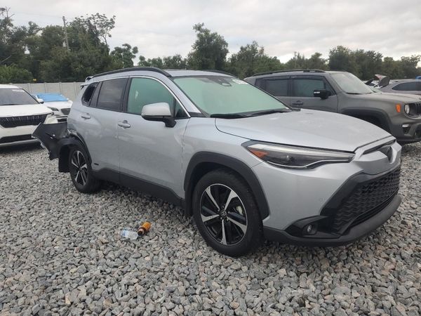 2024 TOYOTA COROLLA CROSS