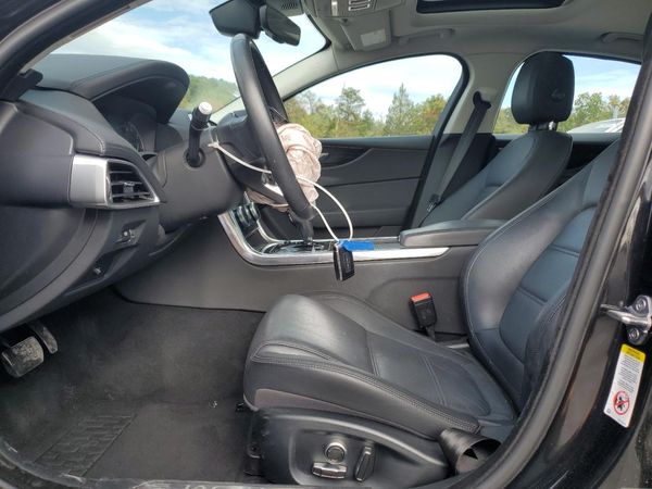 2020 JAGUAR XE