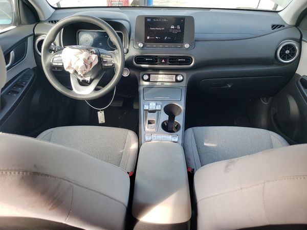 2023 HYUNDAI KONA SE