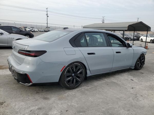 2023 BMW 740