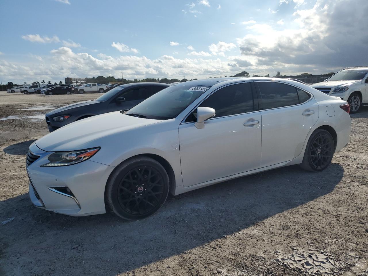 2017 LEXUS ES