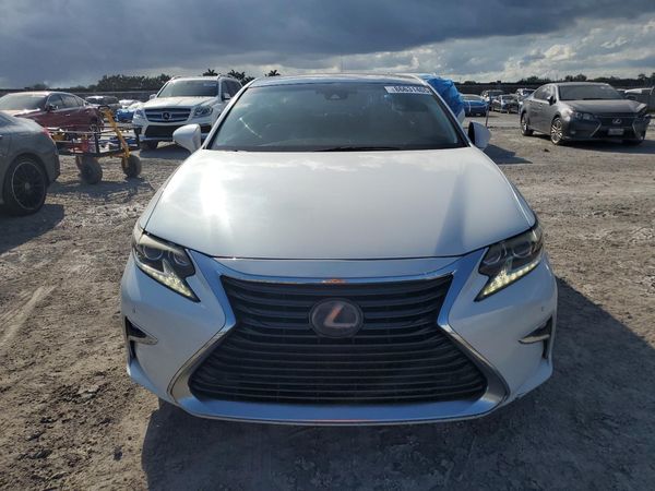 2017 LEXUS ES