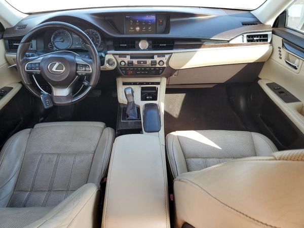 2017 LEXUS ES