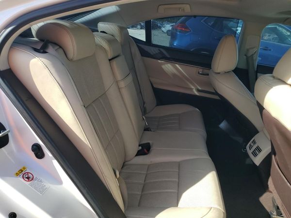 2017 LEXUS ES