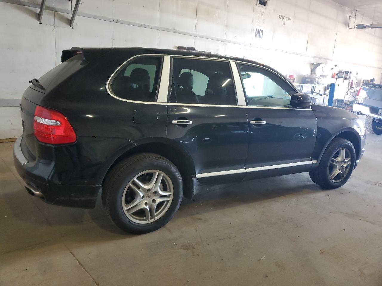 2010 PORSCHE CAYENNE