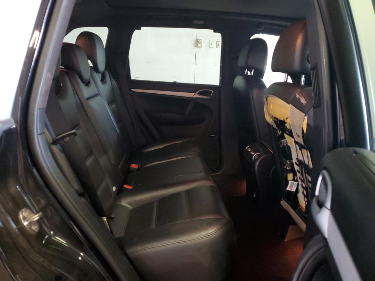 2010 PORSCHE CAYENNE