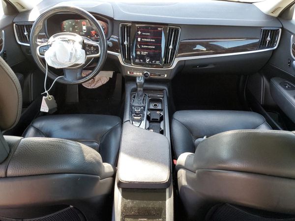2018 VOLVO S90 Momentum