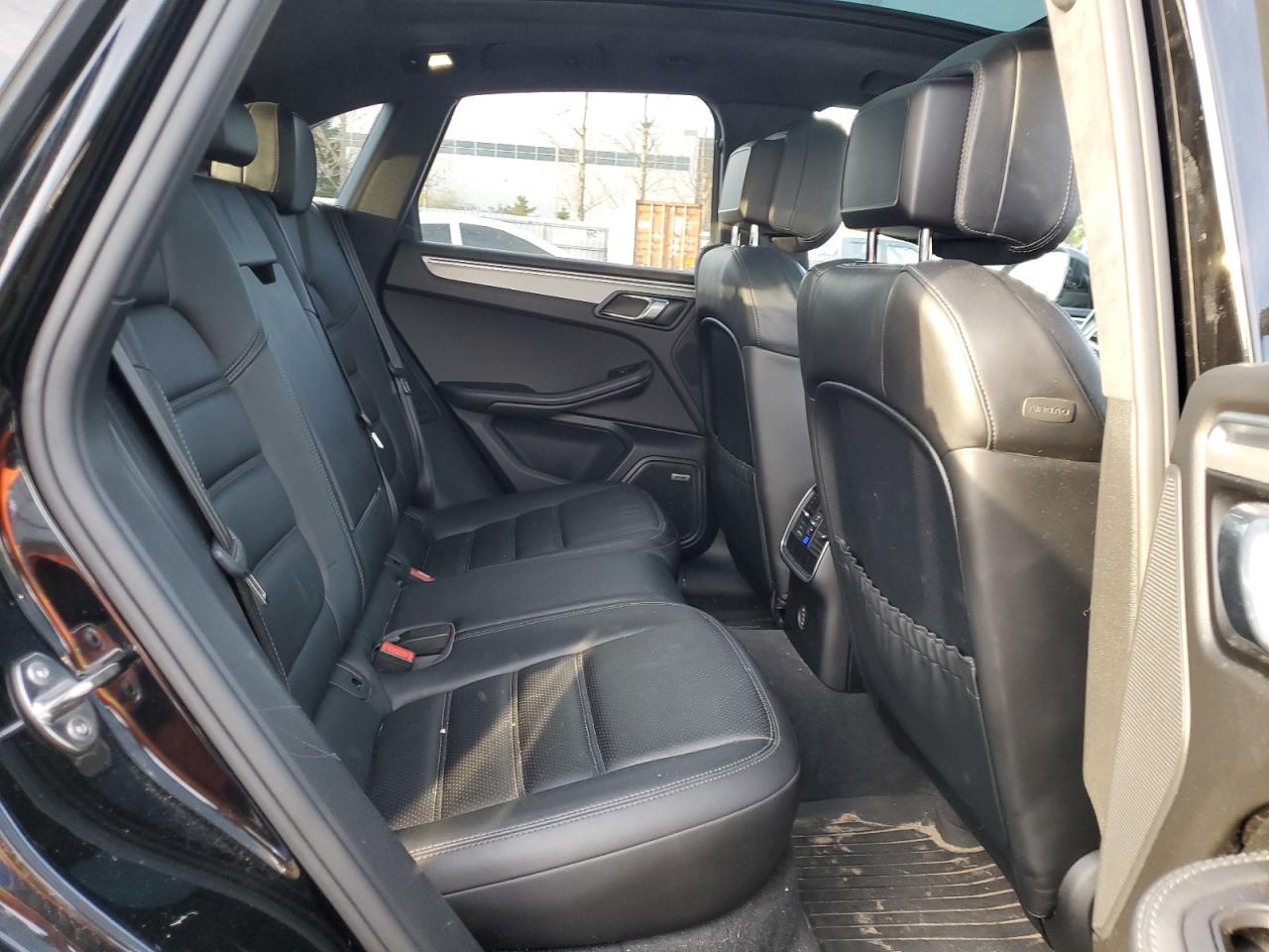 2017 PORSCHE MACAN