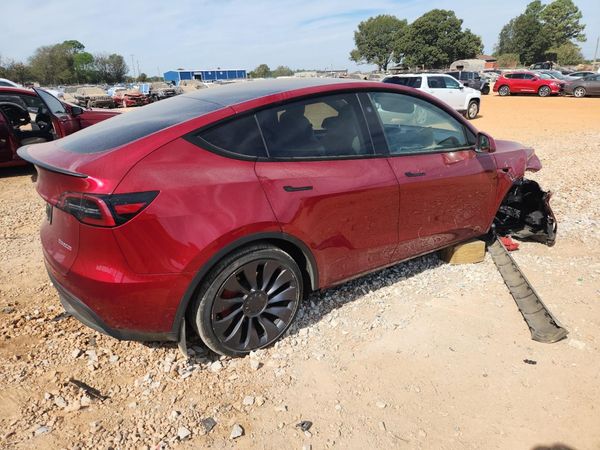 2024 TESLA MODEL Y