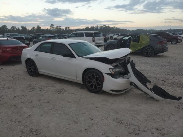 2018 CHRYSLER 300