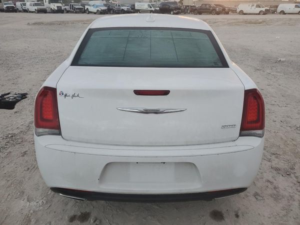 2018 CHRYSLER 300