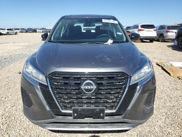 2024 NISSAN KICKS
