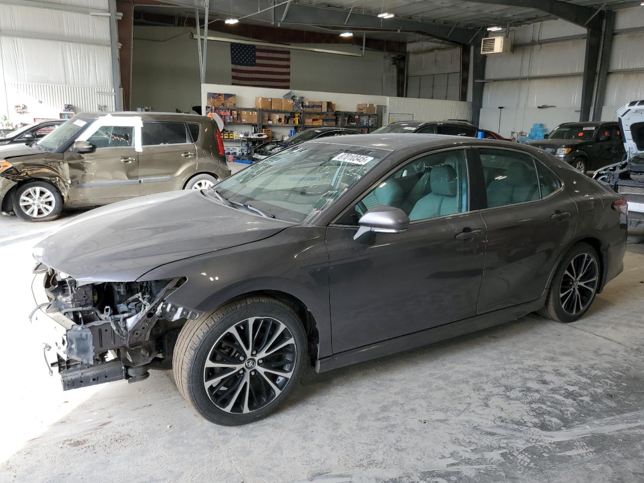 2018 TOYOTA CAMRY