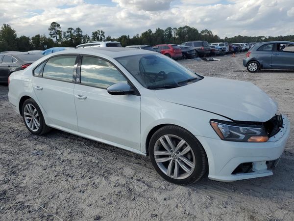 2019 VOLKSWAGEN PASSAT