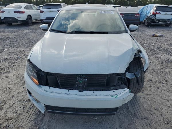 2019 VOLKSWAGEN PASSAT