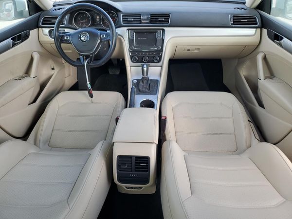 2019 VOLKSWAGEN PASSAT
