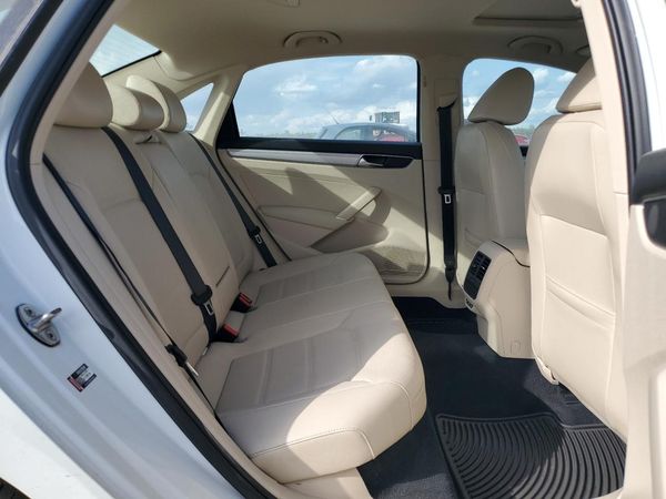 2019 VOLKSWAGEN PASSAT