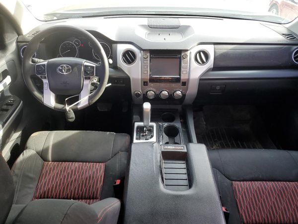 2015 TOYOTA TUNDRA
