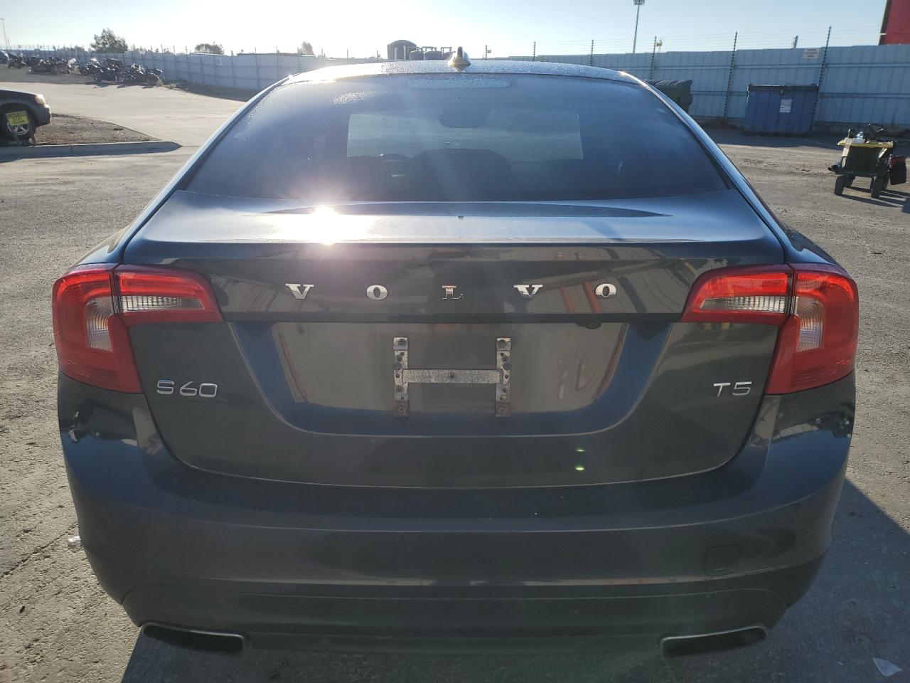 2015 VOLVO S60 Platinum (non R design)