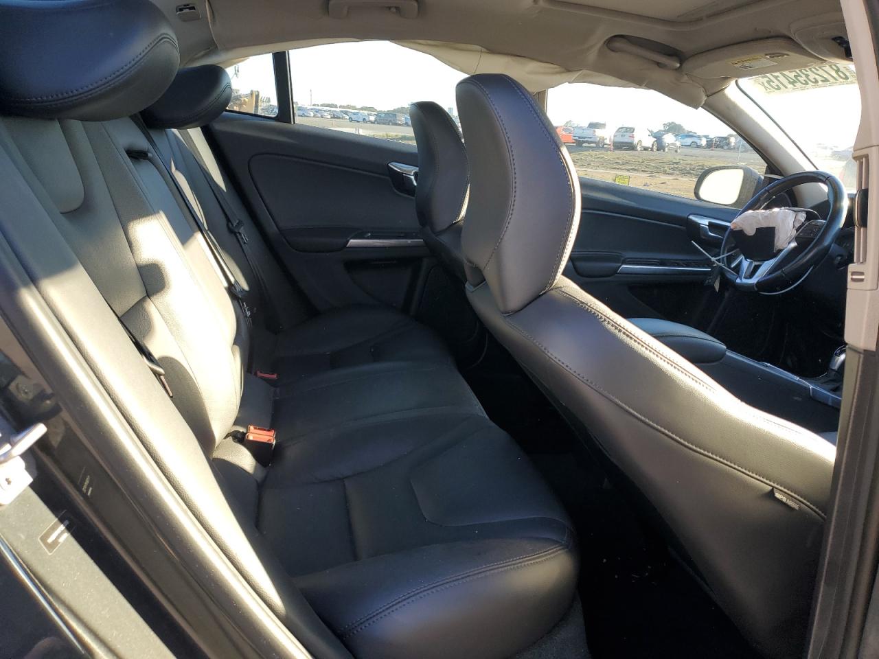 2015 VOLVO S60 Platinum (non R design)