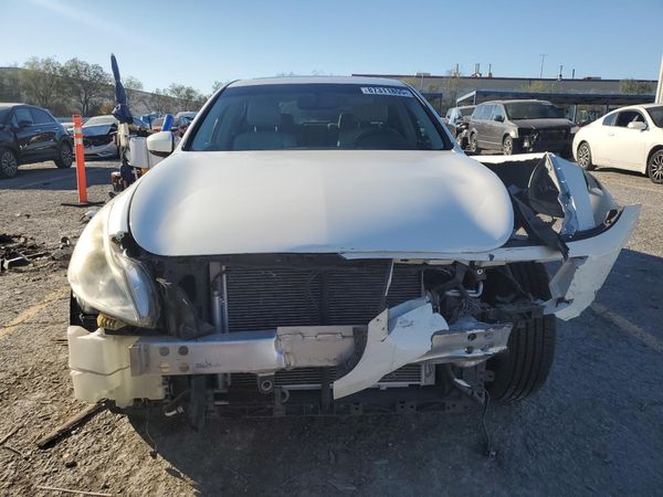 2013 INFINITI G37