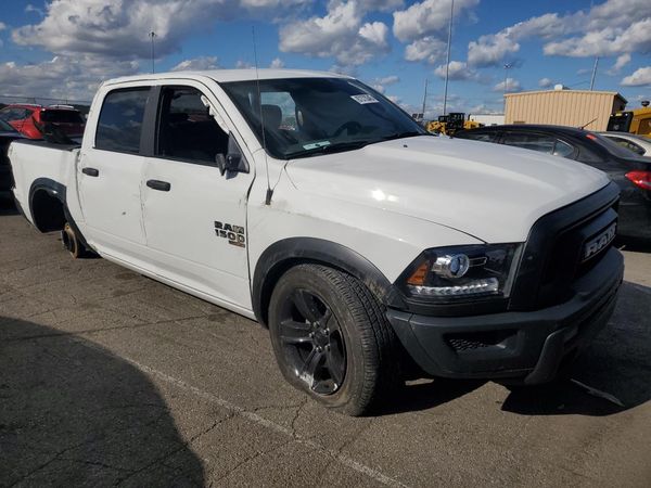 2024 RAM 1500 SLT / Warlock — Passenger 3/4