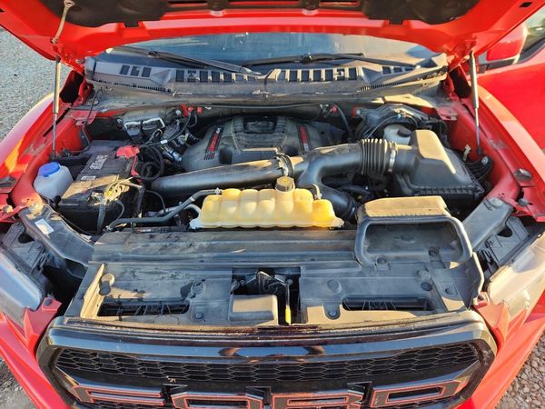 2020 FORD F150 — Engine bay