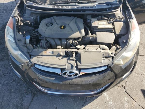 2013 HYUNDAI ELANTRA