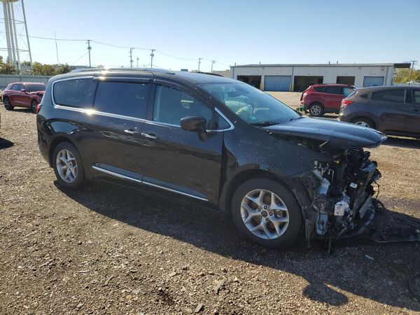 2017 CHRYSLER PACIFICA Touring L Plus