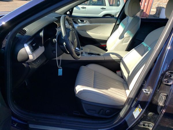 2023 GENESIS G70