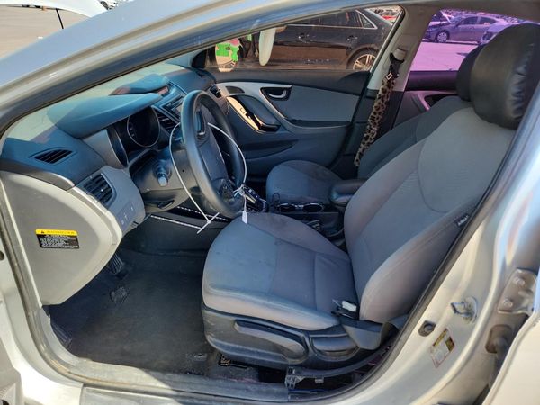 2016 HYUNDAI ELANTRA — DENT