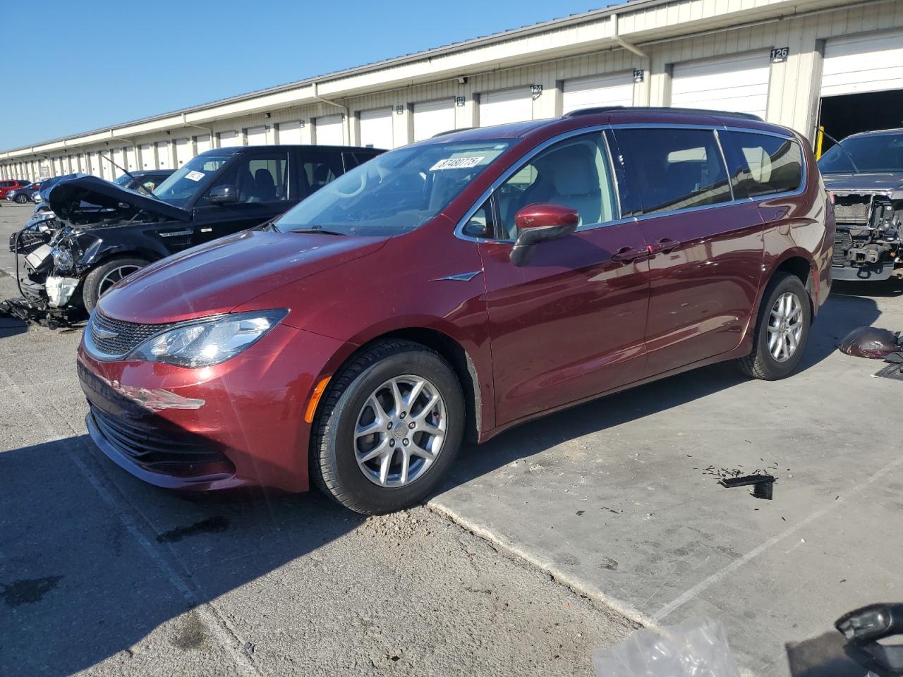 2020 CHRYSLER VOYAGER LXI — Front 3/4