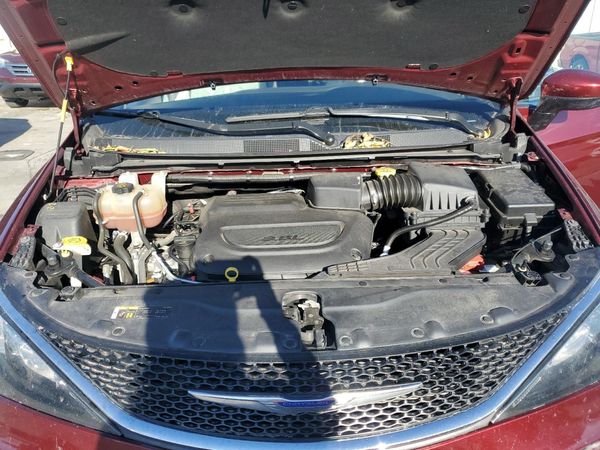 2020 CHRYSLER VOYAGER LXI — Engine bay