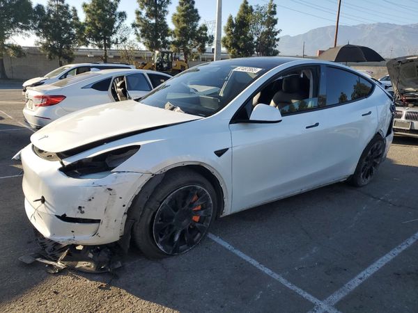 2021 TESLA MODEL Y — Front 3/4