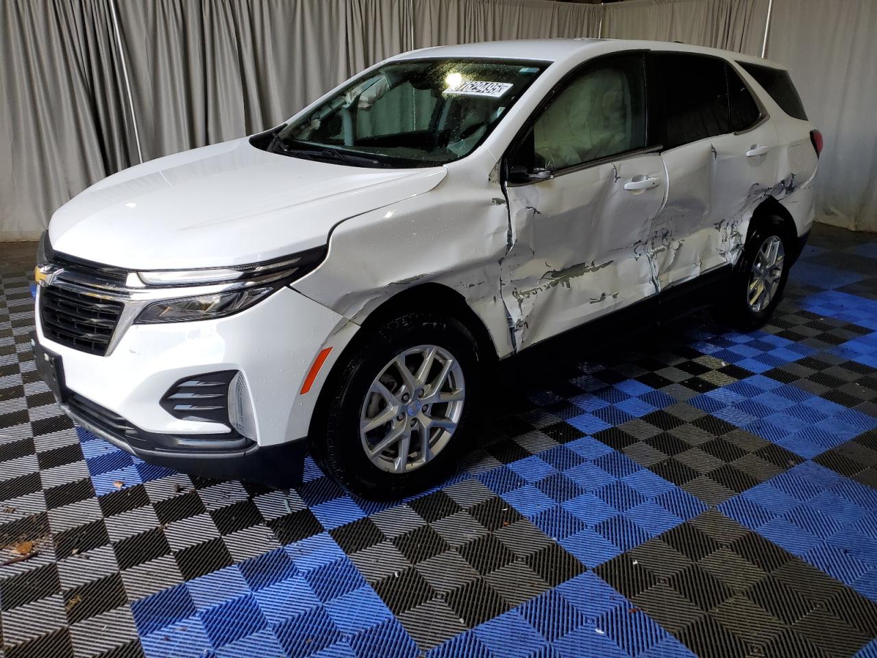 2022 CHEVROLET EQUINOX LT (1LT) — Front 3/4