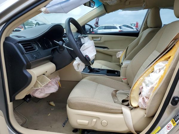2016 TOYOTA CAMRY