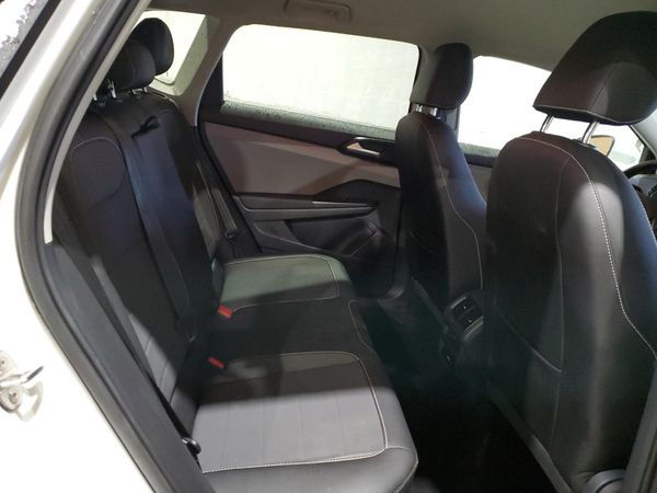 2022 VOLKSWAGEN TAOS