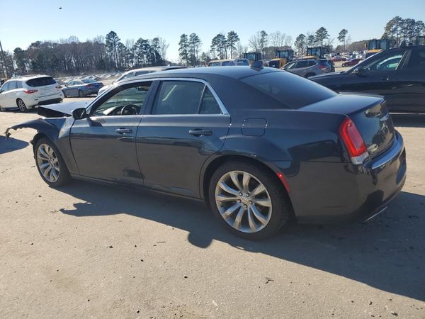 2019 CHRYSLER 300