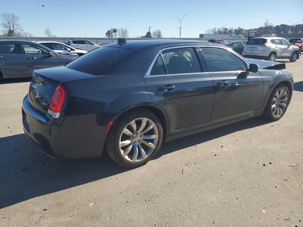 2019 CHRYSLER 300