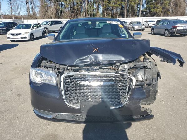 2019 CHRYSLER 300